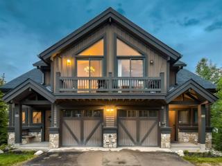 Luxury Ski In, Ski Out 3 Bedroom Townhome At The Snowflake Lift - Saddlewood Townhomes - 0