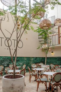 Toto Hotel - 8