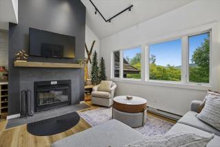 Highridge Condo Unit E11 - 9