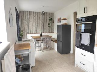 Dorset Home - Games Room, Fire Pit, Garden, Close to Jurassic Coast and Beach - 1