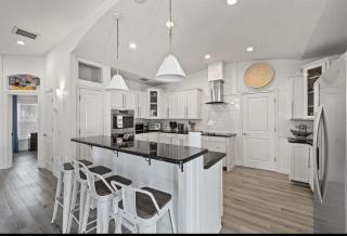 Beach Hot Tub & Pool Getaway in Palm Coast walk or bike to the beach - Palm Coast - 1