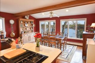 Waterfront on Pond w Private Beach - Chatham - 6