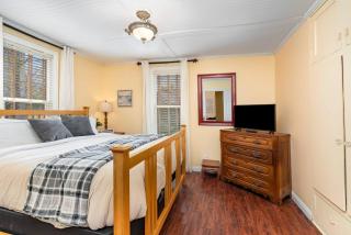 Downstairs 2 Bedroom Apt- Pet Friendly- walking distance to beach & shops - 6