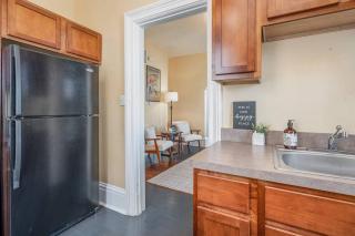 Beautiful downstairs 1bed 1bth charmer- Pet Friendly - 5