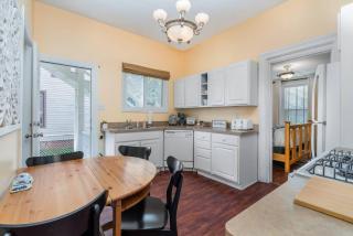 Downstairs 2 Bedroom Apt- Pet Friendly- walking distance to beach & shops - 0
