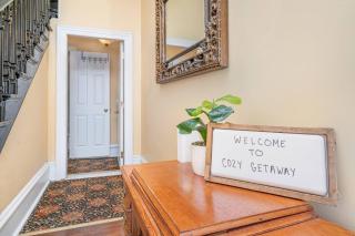Beautiful downstairs 1bed 1bth charmer- Pet Friendly - 2