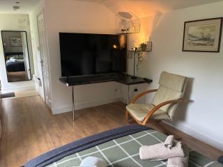 2 village apartments only 2.2 miles from the Refinery - 5