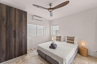 Villa Mira Alma full house Contemporary Luxury Villa in the Heart of Jan Thiel - 5