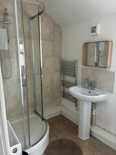 2 village apartments only 2.2 miles from the Refinery - 3