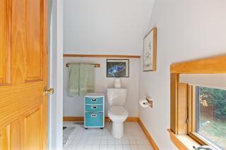 Big Red Cottage with Overflow Unit Near Sunapee and New London - 4