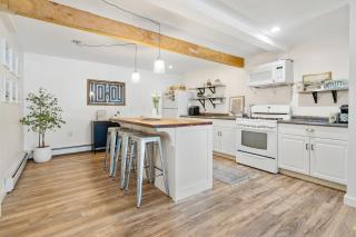 Big Sky Retreat with Overflow Unit Atop Sunapee - 0