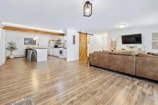 Big Sky Retreat with Overflow Unit Atop Sunapee - 9