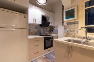 Historic 2BR Nisantasi Sisli Flat High Ceilings - 5