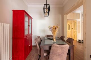 Historic 2BR Nisantasi Sisli Flat High Ceilings - 8