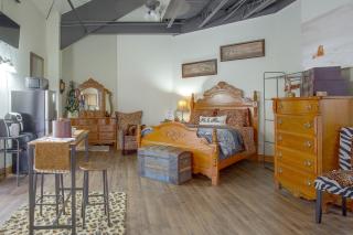 Denton Couples' Studio on 100-Acre Ranch - 0