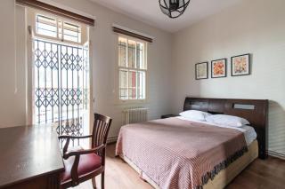 Historic 2BR Nisantasi Sisli Flat High Ceilings - 9