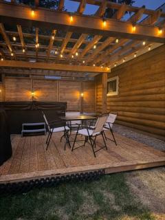 Log cabin with SPA, pool, and small beach - 4
