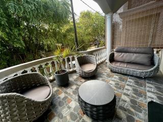 Serenity 3 bedroom apartment 100m from beach - 1