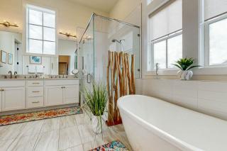 147 Sunset Avenue 5-Bedroom 4-Bath House Resort Views Resort Amenities - 1