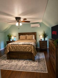 Spacious Sherman Home 5 Bedrooms Sleeps 10 - 4