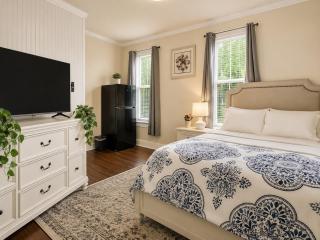 Spacious Sherman Home 5 Bedrooms Sleeps 10 - 8