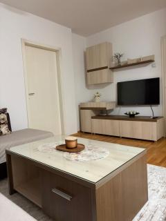 Feel at Home, Skopje Aerodrom - 6