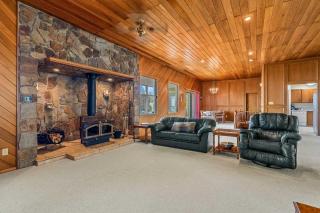Massive 13BR Home Sleeps 32 Family & Groups - 8