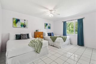 Massive 13BR Home Sleeps 32 Family & Groups - 7