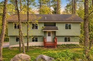 Cozy pet-friendly home near hiking trails and Lake Vermilion - 9