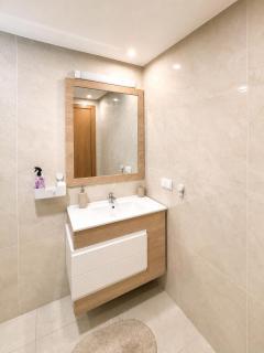Modern Luxury, Pools, Fiber Wi-Fi and Beach - A12 - 2