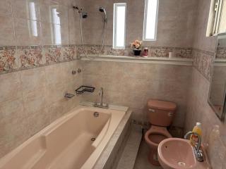Private house for 9 Excellent location Spacious parking - 9