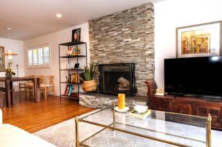Sunlit Modern Retreat 4 Bedroom 3 Bathroom Open Floor Home Near SJC Pet Kids Friendly - 3