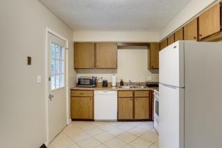Youngstown Home Near Fellows Gardens & Lake Milton - 3