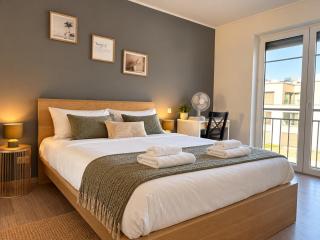 Welcoming 2 bedroom stay with parking - 3