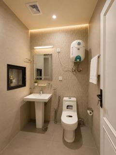 Grande Riverhills 2-Bed Luxury Apartment, Bahria Town Phase 7 - 2