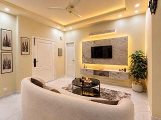 Grande Riverhills 2-Bed Luxury Apartment, Bahria Town Phase 7 - 5