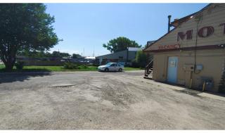 Bob's Woodstock Motel - 6