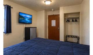 Bob's Woodstock Motel - 2
