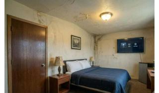 Bob's Woodstock Motel - 4