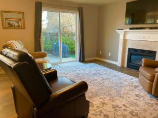 All the comforts of Home in beautiful Orchard, Washington - 5