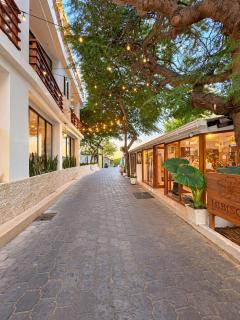 Walk Everywhere - Prime Puerto Ayora Studio! - 2