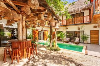 7BR Dream Villa Pool Jacuzzi and Stylish Patio - 3