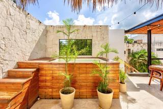 7BR Dream Villa Pool Jacuzzi and Stylish Patio - 1