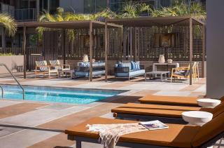Gaslamp Studio · Private Balcony & King Bed - 1