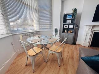 St Leger Apartment - 8