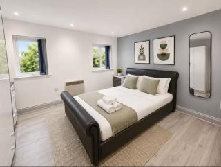 The Reading Residence 3BR Apartment for 8 - 0