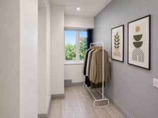The Reading Residence 3BR Apartment for 8 - 8