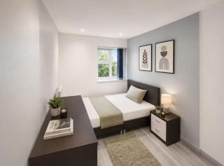 The Reading Residence 3BR Apartment for 8 - 5