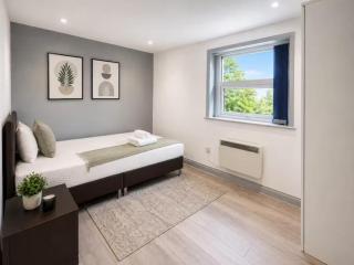 The Reading Residence 3BR Apartment for 8 - 1