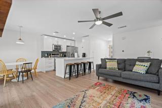 East Riverside 2BR 1BA Home Mins to Downtown and Lady Bird Lake by Austin Vacay - 0